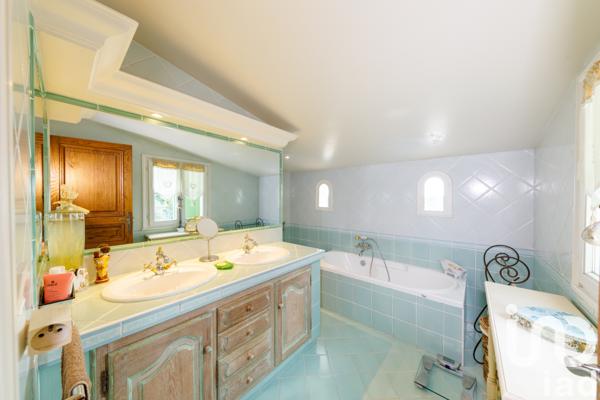 Maison à vendre 6 pièces 225 m² Vence