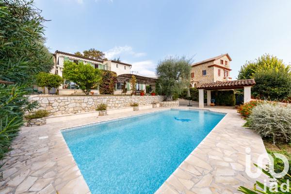 Maison à vendre 6 pièces 225 m² Vence