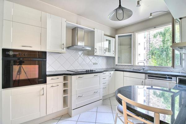 À vendre : Appartement 3/4 pièces à Paris - Référence V989