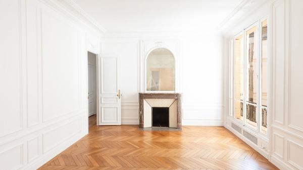 PARIS XVI - OCDE - MAGNIFIQUE APPARTEMENT HAUSSMANNIEN 3 CHAMBRES.