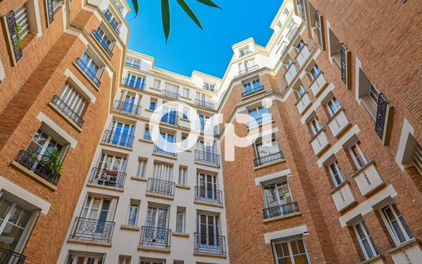 Appartement à vendre    3 pièces • 72,97 m2 Paris 20