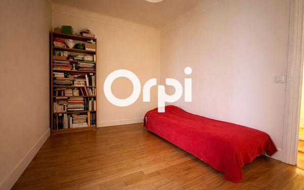 Appartement à vendre    3 pièces • 72,97 m2 Paris 20