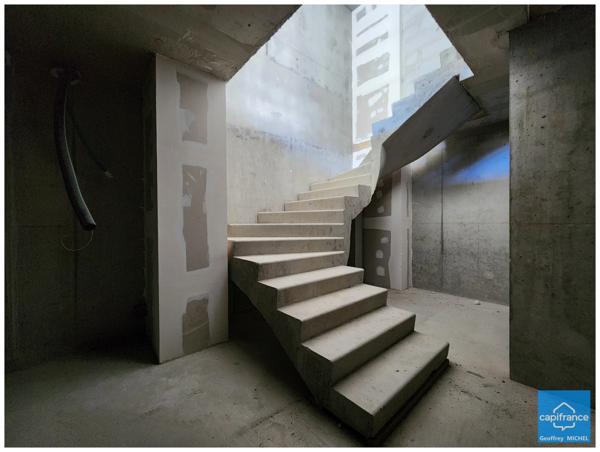 Local commercial à vendre à l’Alpe d’Huez – Environ 180 m² sur deux niveaux – Fort potentiel d’exploitation