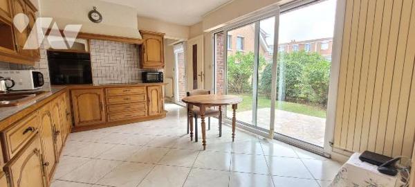 Maison à vendre à Malo-les-Bains (59240) dans le Nord (59)
MAISON semi individuelle  , sur une...