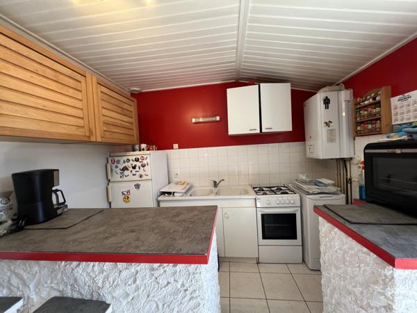 Maison
                                                                                                                                                                                                                                                                                                                        6 pièce(s)                                                                                                                                                                                                          3 chambre(s)                                                                                                                                                                                                          111  m²