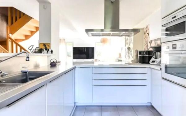 Maison à vendre    5 pièces •  Sainte-Foy-lès-Lyon