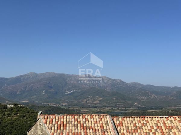 Maison de 7 pièces au coeur du village d'OLetta