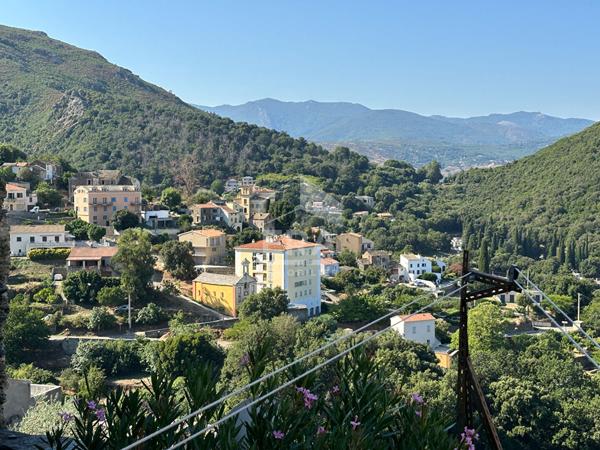 Maison de 7 pièces au coeur du village d'OLetta