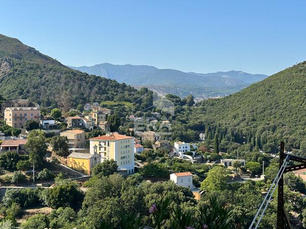 Maison de 7 pièces au coeur du village d'OLetta