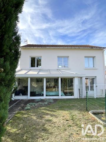 Maison à vendre 5 pièces 135 m² Saintes