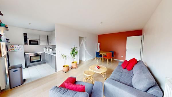 Val d'Europe : 4 pièces lumineux et contemporain, dernier étage