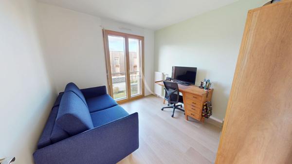 Val d'Europe : 4 pièces lumineux et contemporain, dernier étage