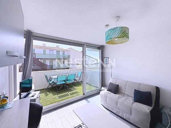 Charmant studio cabine meublé de 21 m² avec balcon de 7 m² et vue sur les Salins, local à vélos & piscine en option, Gruissan, Rive Droite