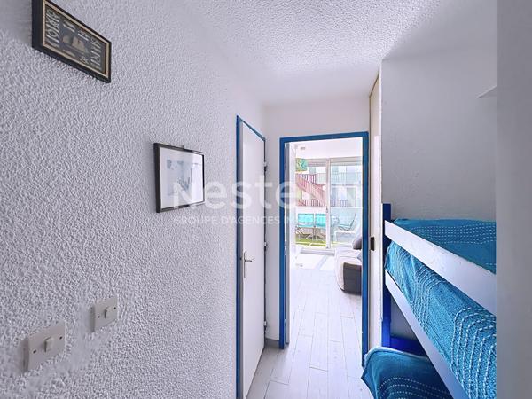 Charmant studio cabine meublé de 21 m² avec balcon de 7 m² et vue sur les Salins, local à vélos & piscine en option, Gruissan, Rive Droite