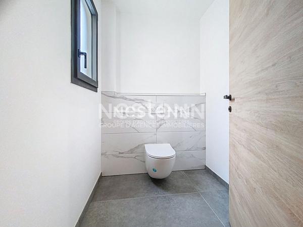 A vendre Maison Preignan 5 pièce(s) 128.22 m2, finition haut de gamme, de plain pied avec jardin clos et portail électrique