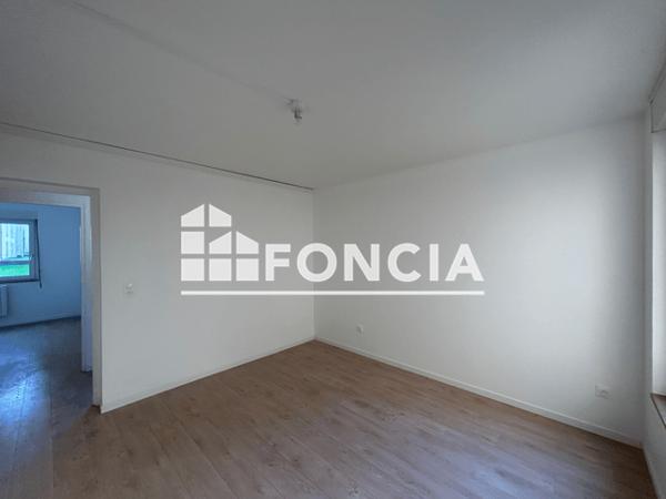 Location Appartement 4 pièces 94.3 m² - RUES THIERS SEVIGNE BD GAMBETT Charleville Mezieres 08000