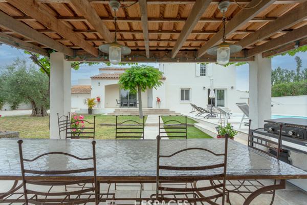 Mas contemporain aux deux maisons – Petite Camargue