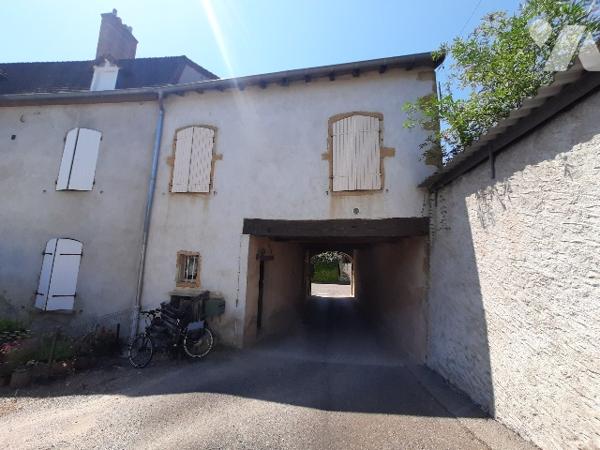 Une maison d’habitation de type T4 à 2 min du centre ville.