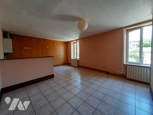 Une maison d’habitation de type T4 à 2 min du centre ville.