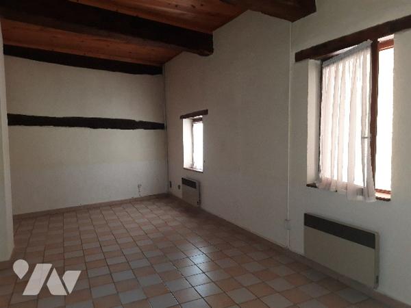 Une maison d’habitation de type T4 à 2 min du centre ville.