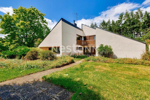 Charmante maison d'architecte sur un superbe terrain de 1,2 hectare à Plémet