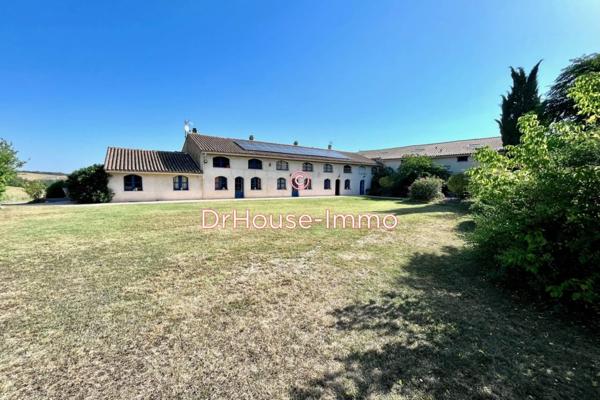 Bien immobilier à vendre 50 pièces de 1 876 m²