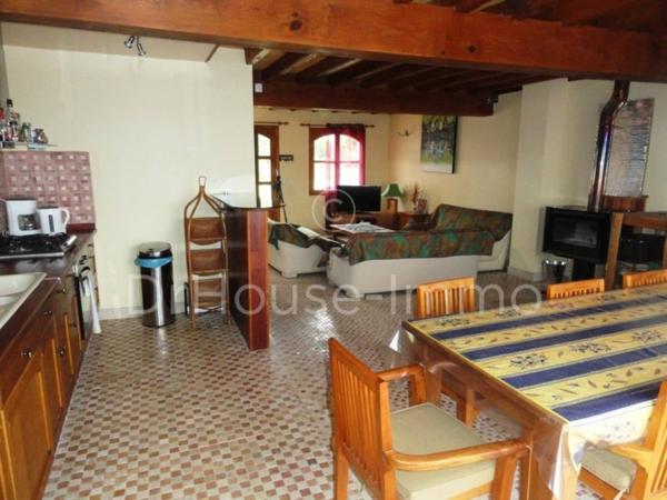 Bien immobilier à vendre 50 pièces de 1 876 m²