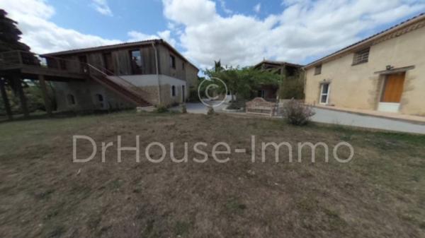 Bien immobilier à vendre 50 pièces de 1 876 m²