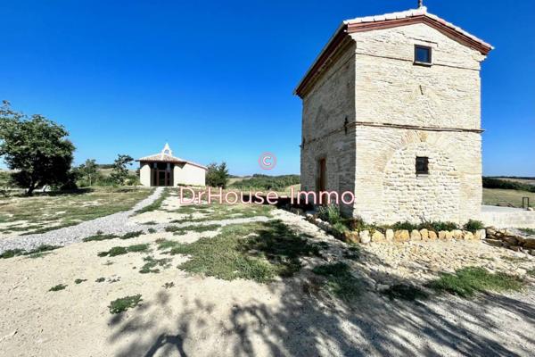 Bien immobilier à vendre 50 pièces de 1 876 m²