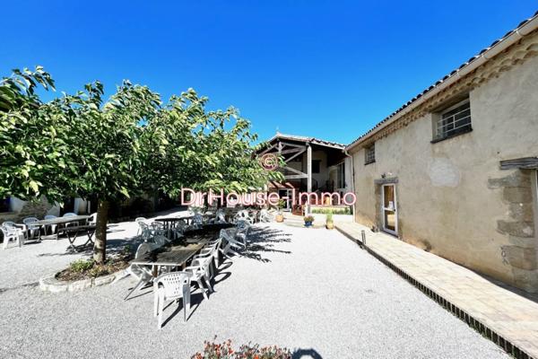 Bien immobilier à vendre 50 pièces de 1 876 m²