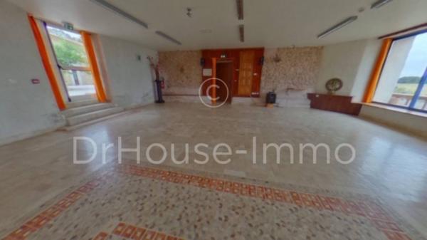 Bien immobilier à vendre 50 pièces de 1 876 m²