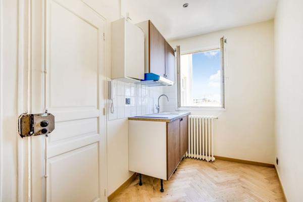 Paris 17e — rue Daubigny — vente exclusive de deux studios rénovés