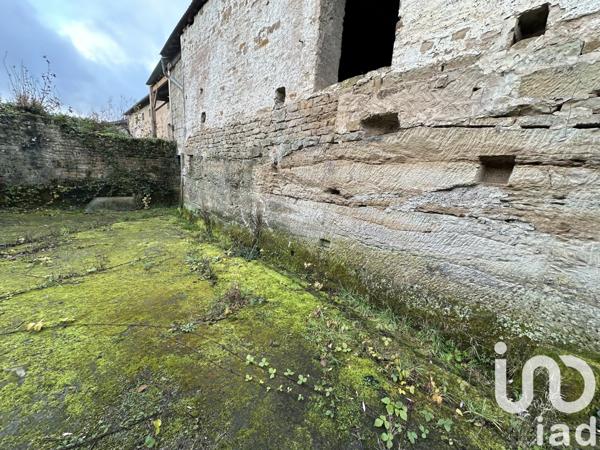 Grange 8 pièces de 280 m² à Darney (88260)