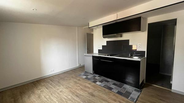 Studio
                                                                                                                                                                                                                                                                                                                        1 pièce(s)                                                                                                                                                                                                                                                                                                                              19.74  m²
