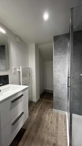 Studio
                                                                                                                                                                                                                                                                                                                        1 pièce(s)                                                                                                                                                                                                                                                                                                                              19.74  m²