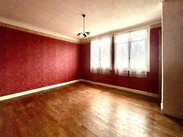 Maison de 4 chambres- fort potentiel à Meyssac