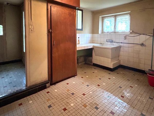 Maison de 4 chambres- fort potentiel à Meyssac