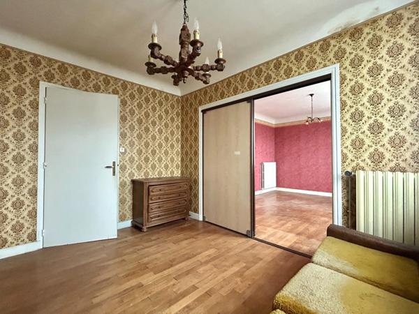 Maison de 4 chambres- fort potentiel à Meyssac