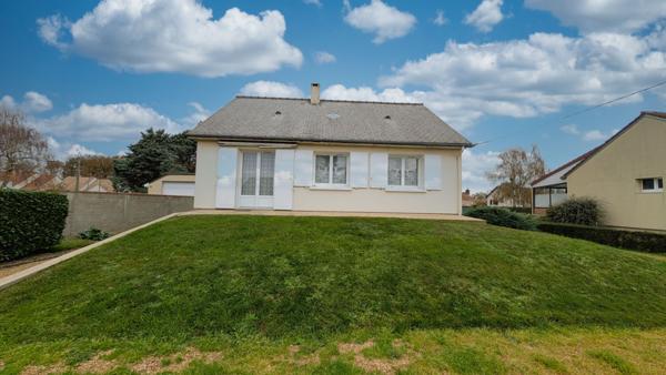 Parcé-sur-Sarthe (72300) PAVILLON SUR SOUS-SOL