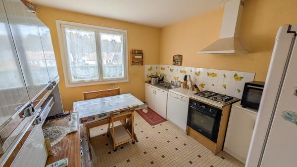 Parcé-sur-Sarthe (72300) PAVILLON SUR SOUS-SOL