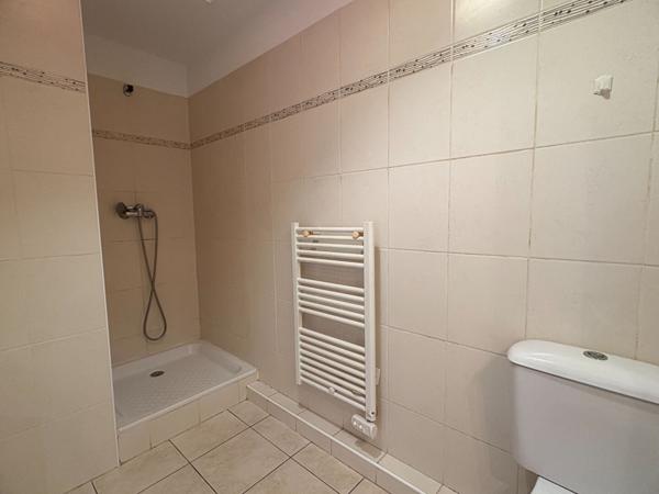 A louer studio dans résidence sécurisée avec box