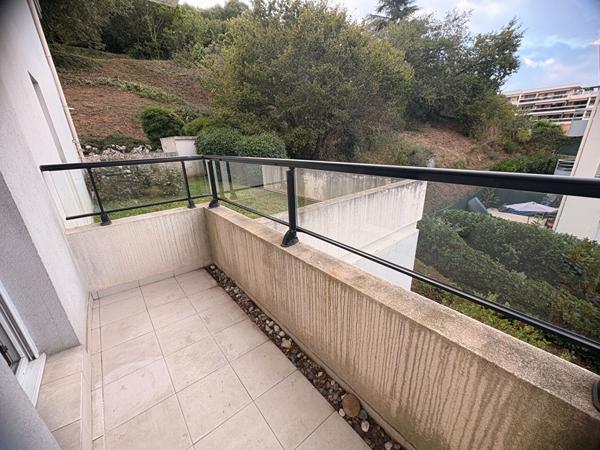 A louer studio dans résidence sécurisée avec box