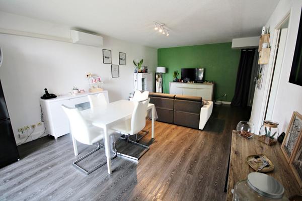 T2  climatisé 48 m² - Terrasse - 2 places parking -  FONBEAUZARD