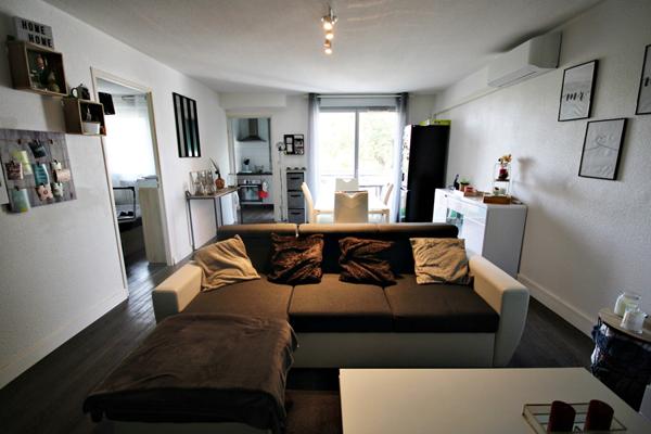 T2  climatisé 48 m² - Terrasse - 2 places parking -  FONBEAUZARD