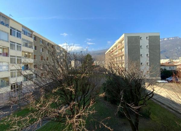 Appartement à louer    1 pièce • 27,82 m2 Fontaine