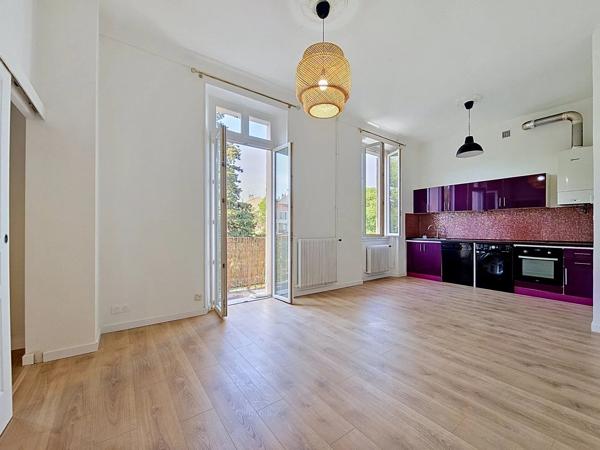 Vente                                                      Appartement
                        
                     2 pièces                                         à Cannes