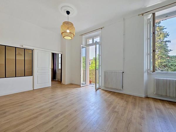 Vente                                                      Appartement
                        
                     2 pièces                                         à Cannes