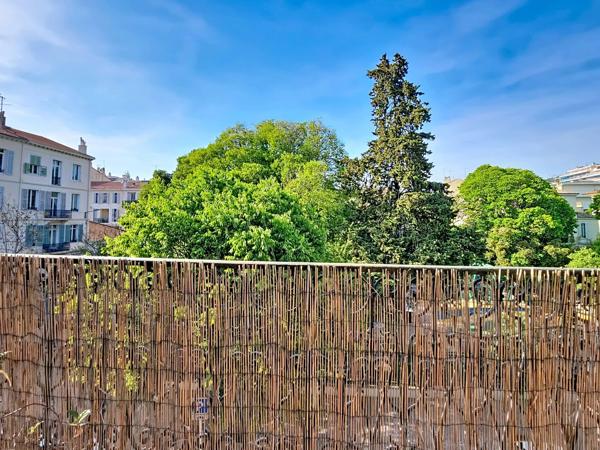 Vente                                                      Appartement
                        
                     2 pièces                                         à Cannes