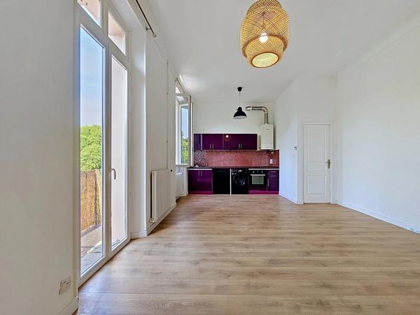 Vente                                                      Appartement
                        
                     2 pièces                                         à Cannes