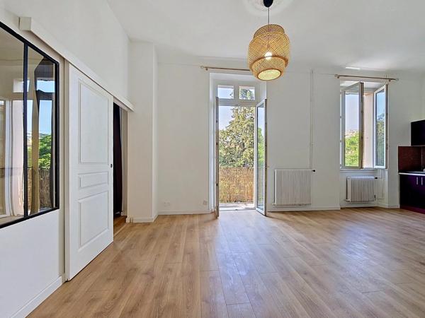 Vente                                                      Appartement
                        
                     2 pièces                                         à Cannes
